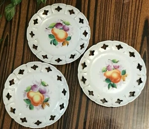 Lote de 3 ciruelas vintage de pera de fruta festoneadas perforadas doradas de 7-1/2 - Imagen 1 de 12