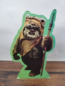 De colección 1983 STAR WARS EWOK Wicket DISPLAY 17" ROTJ Cartón Standee Original - Imagen 1 de 4