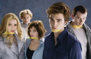 Twilight ROBERT PATTINSON Picture #4009 Edward + - Picture 1 of 1