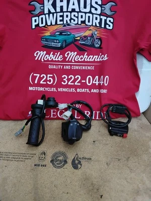 11-20 Aprilia Tuono 1100 V4 1000 handlebar controls - Image 1 of 4