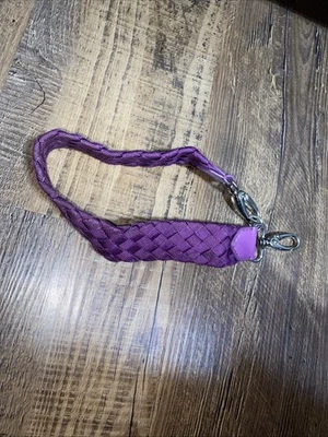 Cartera The Sak correa para el hombro repuesto púrpura trenzado plata herrajes. Foto 1 de 4