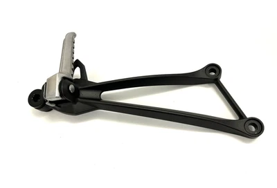 Clavija de pasajero derecho Kawasaki ZX6R 2019-2024 OEM Foto 1 de 4