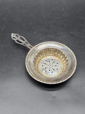 Vintage Sterling Silver Tea Strainer Round Star Design 8.5cm - Image 1 of 4