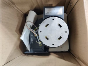 Dayton 1TDP7 Blower 146 CFM Rectangular Flange  New - Picture 1 of 4