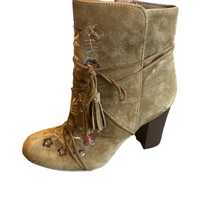 Sam Edelman Winnie Boots Floral Embroidered Suede Leather Size 8 - Picture 1 of 21