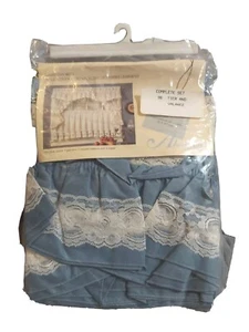 Einfarbiger hellblauer Vorhang mit Spitzenverzierung Stufe und Volant Komplettset - Bild 1 von 7