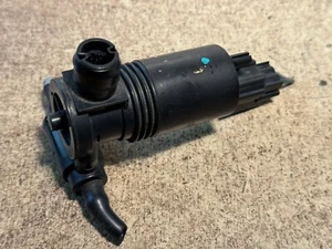 Volvo XC60 2011 Headlight Washer Pump 1007149 Free Delivery!!! #2 - Picture 1 of 4