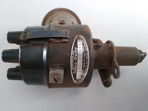Delco - Remy 6 volt distributor - Picture 1 of 7