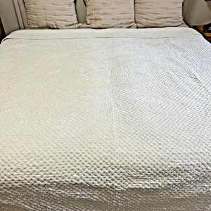 Pottery Barn Cross-Stitch Cotton Velvet Quilt Ivory Full/Queen READ - Picture 1 of 10