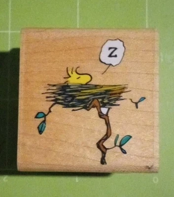 Estampida de goma cacahuetes Woodstock dormir en nido, sello de goma montado en madera A761C Foto 1 de 4