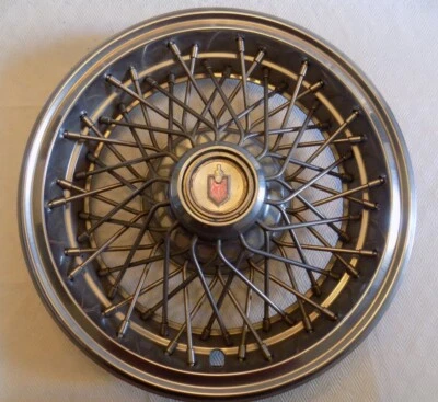 1984 Chevrolet Monte Carlo LS Hubcap OEM original wheel hub cap Foto 1 de 4