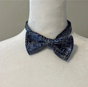 Boys Dark Blue/Silver Metallic Adjustable Clip On Bow Tie NWOT - Picture 1 of 4