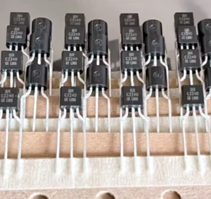 20pcs 2SA970GR A970 + 20pcs 2SC2240GR C2240 Transistor TO-92 CHINA BR - Picture 1 of 2
