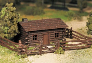 Bachmann 45982 O Scale Log Cabin With Rustic Fence - Picture 1 of 22