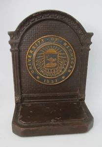 Ancienne médaille serre-livres en métal souvenir USA Université du Michigan 1837 CS&C Co - Photo 1 sur 8