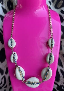 Betsey Johnson Festival Mermaid Cowrie Shell Colorful Crystal Gold Necklace RARE - Imagen 1 de 8