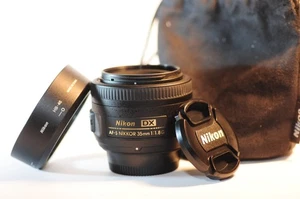 Nikon DX AF-S Nikkor 35mm f/1.8 G lens HB-46 MINT for D90 D7500 D5600 D3400 D500 - Picture 1 of 8