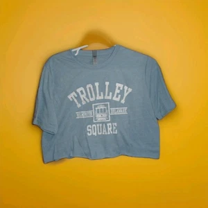 TROLLEY SQUARE WILMINGTON DELAWARE WOMANS CROPPED TSHIRT SIZE SMALL - Picture 1 of 3