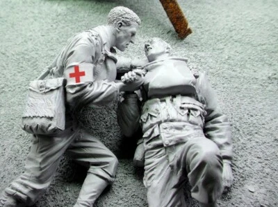 1/16 RESIN FIGURE WW2 Military Soldiers Medical Soldiers Unassembled Unpainted - Image 1 of 4