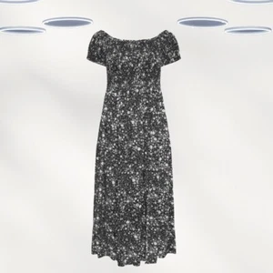 Ex Women's Plus Size Ditsy Floral Print Shirred Maxi Dress in Black (Defect) - Picture 1 of 4