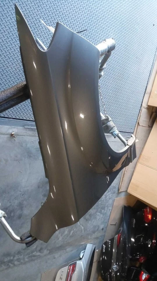 Guardabarros derecho pasajero compatible con 07-15 AUDI Q7 525681 Foto 1 de 1