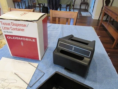 Винтажный новый из старых запасов тканевый диспенсер Oldsmobile / контейнер для мусора 1950-е 1960-е 1970-е - Изображение 1 из 4