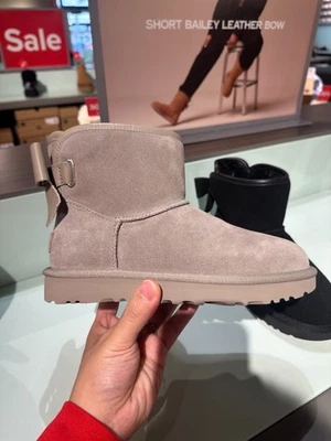 UGG Australia Auténtica Mujer Ultra Mini Bailey Cuero Bota con Arco 1174494 Foto 1 de 4