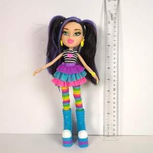 Bratz Music Festival Vibes JADE - 2016 ULTRA RARE - No Hoodie - Picture 1 of 3