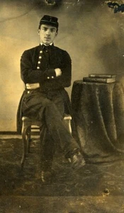 France Elegant Young Man in Uniform Second Empire Fashion Old CDV Photo 1860 - Imagen 1 de 3
