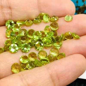 Pietra nascita agosto taglio tondo sfaccettato peridoto 4 mm verde 15 pezzi pietra preziosa sfusa - Foto 1 di 8