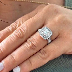 Anillo de compromiso redondo cojín de oro blanco 14k certificado IGI Halo 2.30 - Imagen 1 de 13