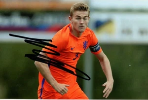 HOLLAND, MAN UNITED & AJAX: MATTHIJS DE LIGT SIGNED 6x4 ACTION PHOTO+COA - Picture 1 of 1