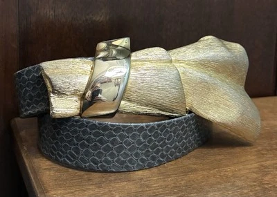 Серый пояс из искусственной змеиной кожи размер 32 или меньше 1-1/8 дюйма ширина золотистый модный Bkl б/у в отличном состоянии - Изображение 1 из 4