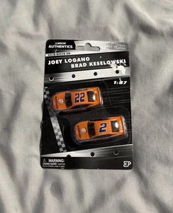 #22 Joey Logano & #2 Brad Keselowski NASCAR Authentics 1:87 Lionel 2019 Wave 05 - Bild 1 von 2
