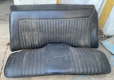 Conjunto de asiento trasero Plymouth Cuda 1970-74 de un Cuda 1973 Foto 1 de 4