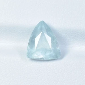 2.68 ct BEST GRADE LIGHT AQUA BLUE SADE / NATURAL AQUAMARINE - Trillion Video !! - Picture 1 of 2