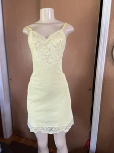 Vanity Fair Slip 32 Yellow Vtg Women’s Canary Lace Lingerie Sexy Bombshell #e34 - Picture 1 of 11