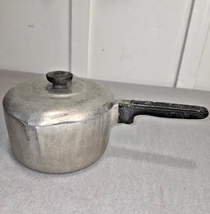 Vtg Wagner Ware MAGNALITE  3-quart Saucepan #4683-M w/Pour Lid - Picture 1 of 11