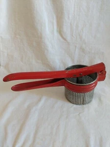 Vintage Kartoffel Reisstampfer Silber Sieb Roter Griff Silber Metall 11" x 4" x 4" - Bild 1 von 12