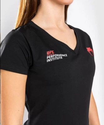 Camiseta Feminina Venum UFC Performance Institute Preta tamanho médio (Nova)  - Imagem 1 de 4