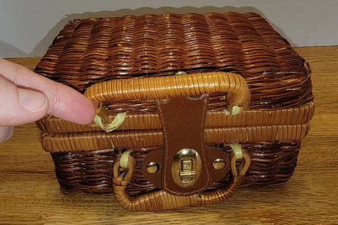 Vtg Ceramic Complete 16 Piece Child's Tea Set In Wicker Basket Cover