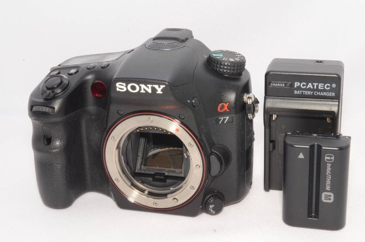 ソニー あっけなく α77レンズキット SLT-A77VQ SAL1650 1500枚弱