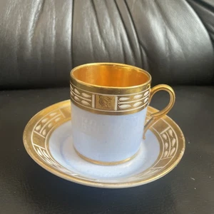 Frankreich Porzellan Tasse Mit Blauen Fond Und Gold, Mit Kleinem Abplatzer - Bild 1 von 11