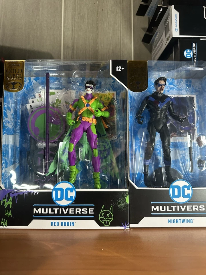 Etiqueta dourada McFarlane Toys DC Multiverse - Imagem 1 de 4