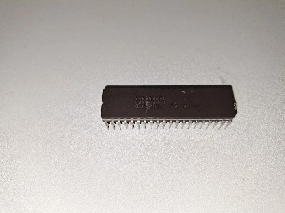 8086 Siemens SAB8086DQ 8086 uncommon 8086 Intel compatible vintage ceramic CPU - Image 1 of 2