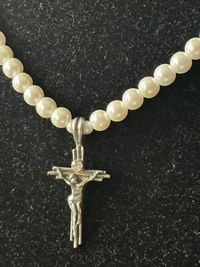 Vintage Faux Pearl Necklace With Silver Tone Cross Pendant - Picture 1 of 8