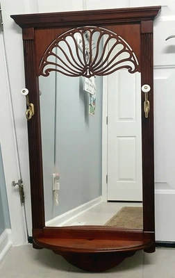 Espejo colgante vintage con marco de madera maciza de cerezo TELL CITY y perchero/sombrero Foto 1 de 4