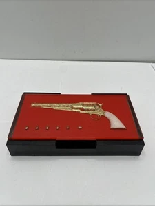 Rare Vintage  Hamilton  Golden Peace Maker box of playing cards - Picture 1 of 7