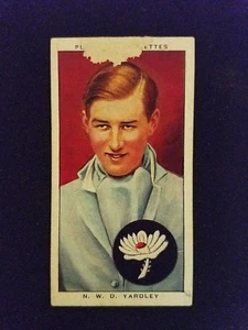 1938 John Player & Sons Cricketers # 34 N.W.D. Yardley, Cambrdige e Yorkshire - Foto 1 di 3