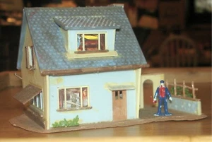 EUROPEAN STYLE - 2 STORY COTTAGE with PATIO - HO TRAIN FALLER VOLLMER POLA KIBRI - Picture 1 of 6
